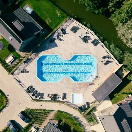 Chalet 552 Op Recreatiepark De Wielen