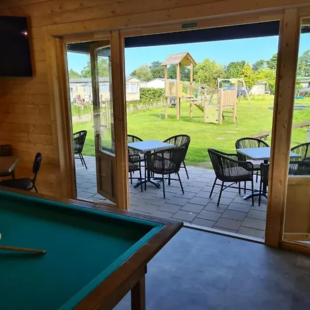Chalet 552 Op Recreatiepark De Wielen