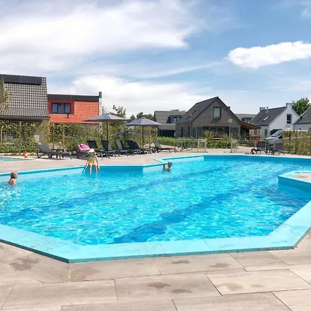 552 Op Recreatiepark De Wielen Chalet Sint Maarten